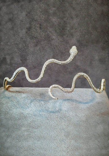 Ole Lynggaard Snakes 18KYG Pavé Diamond Snake Choker Necklace | Ref. A9992-413 | OsterJewelers.com