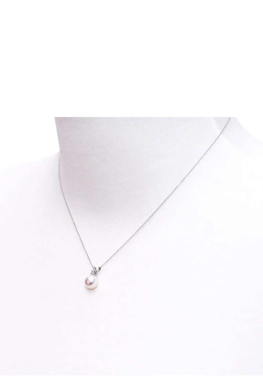Oster Collection Solitaire 8 mm White Pearl Pendant Necklace  | OsterJewelers.com