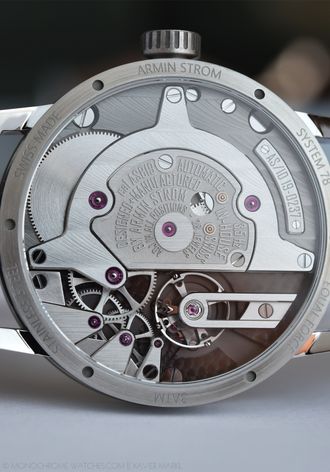 Armin Strom Gravity Equal Force 18KRG Oster Edition | Photo by Xavier Markl (Monochrome-Watches.com)