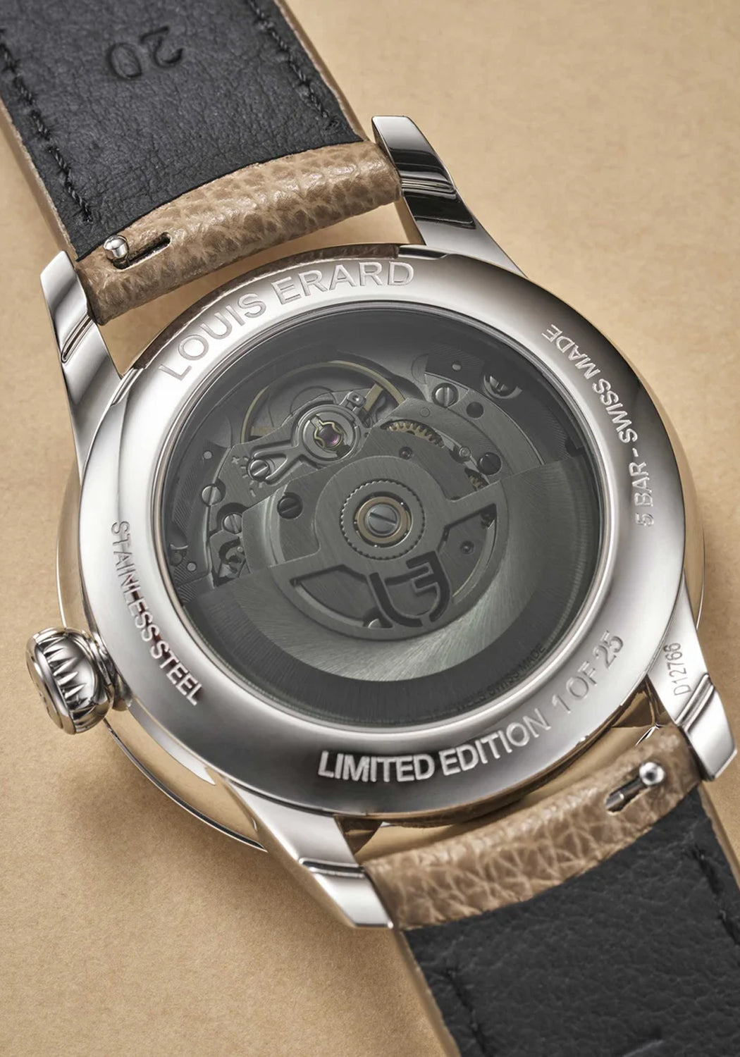 The sapphire glass caseback reveals the automatic Sellita SW261-1 calibre | OsterJewelers.com

