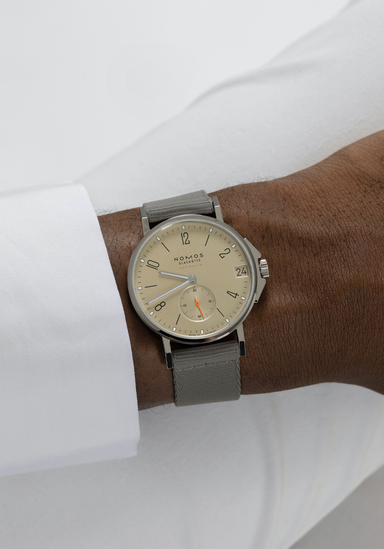 Nomos champagne hot sale