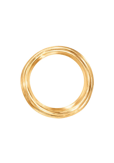 A top view of the Ole Lynggaard Under the Sea 18KYG Curved Ring on a white background.