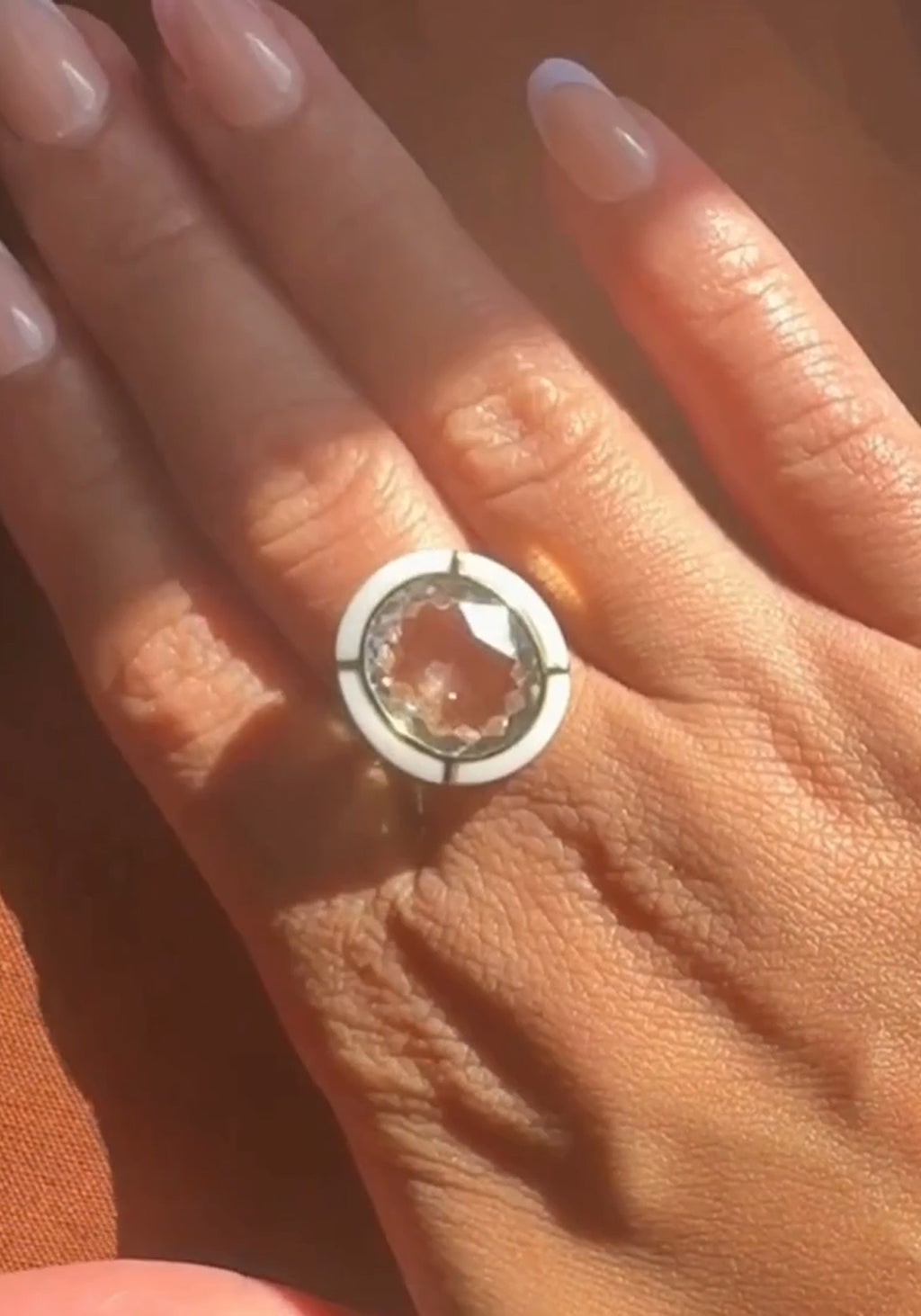 Goshwara Mélange 18KYG White Agate & Rock Crystal Oval Ring