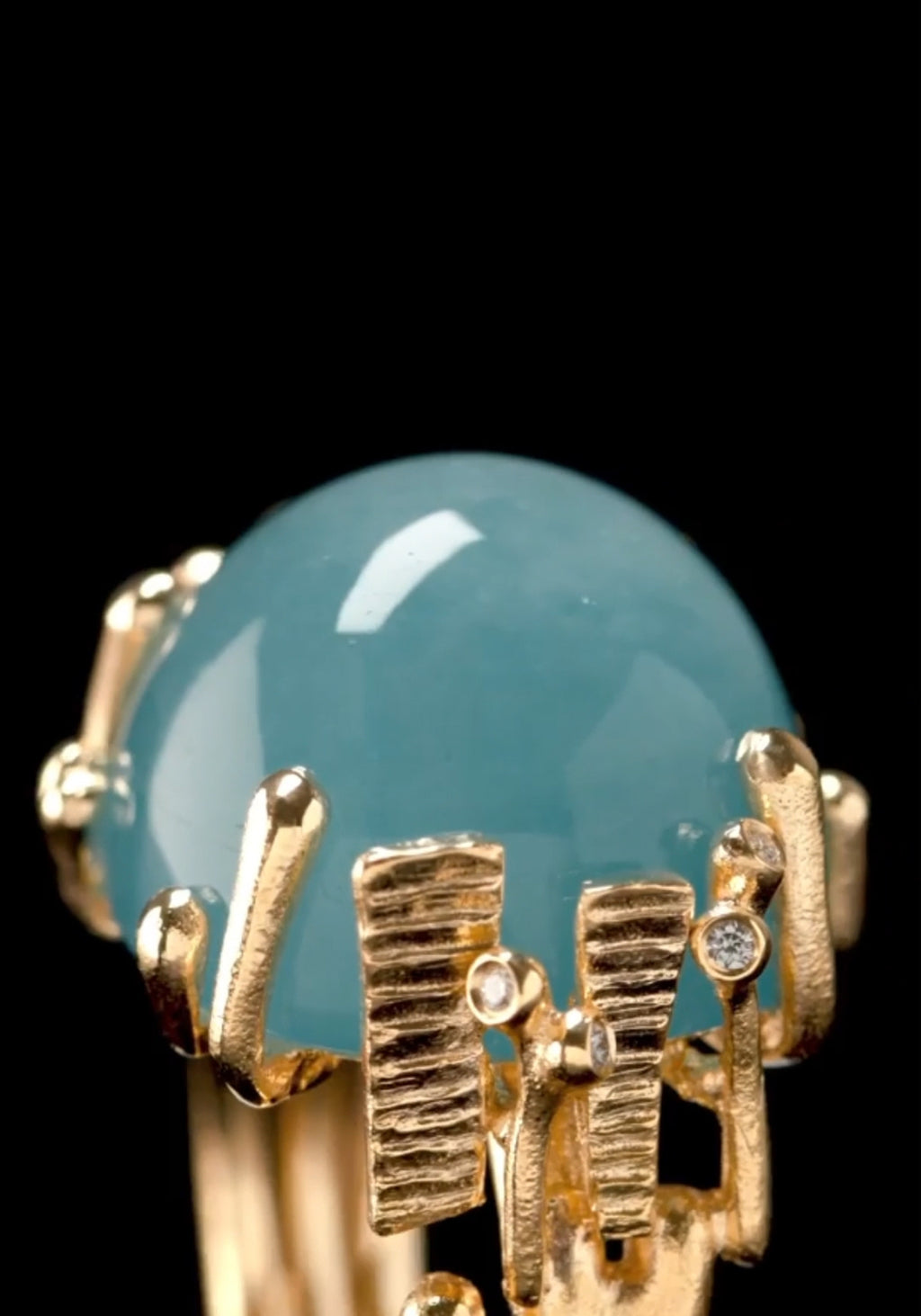 Ole Lynggaard BoHo 18KYG Aquamarine Ring on Black background