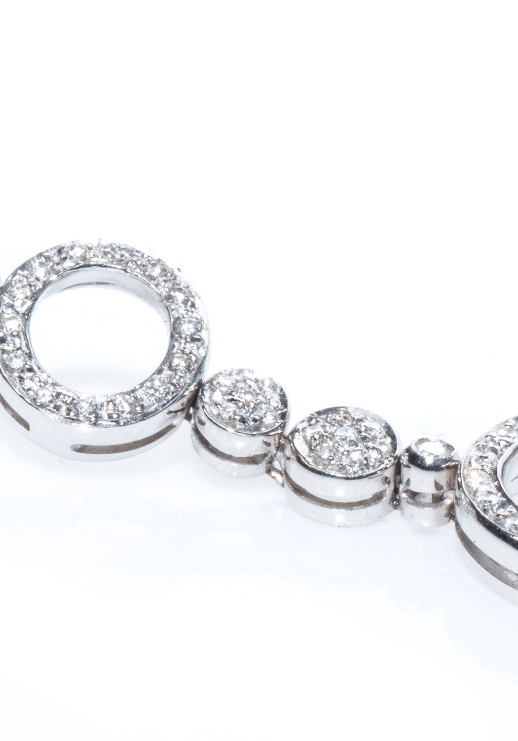 Antonini Alaska 18K White Gold Circle Diamond Dangle Earrings | OsterJewelers.com