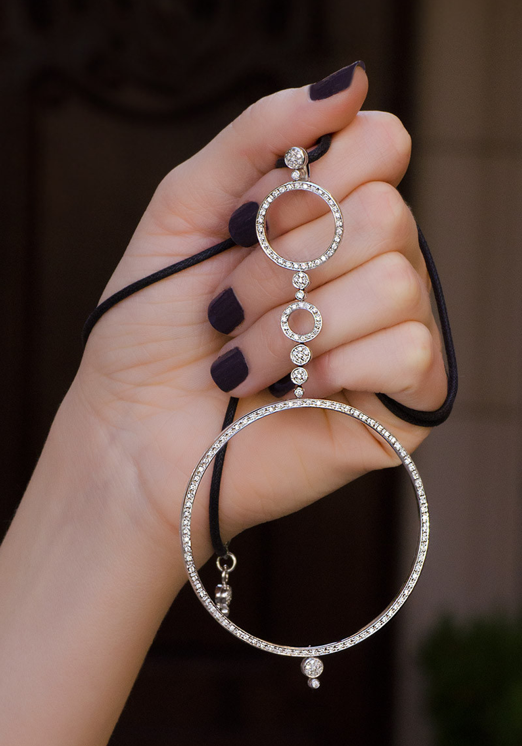 Antonini Alaska 18K White Gold Diamond Circle Pendant Necklace | OsterJewelers.com